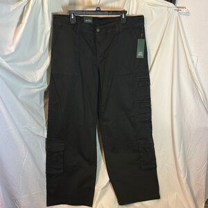 Women's Black wide leg Cargo Pants nwt